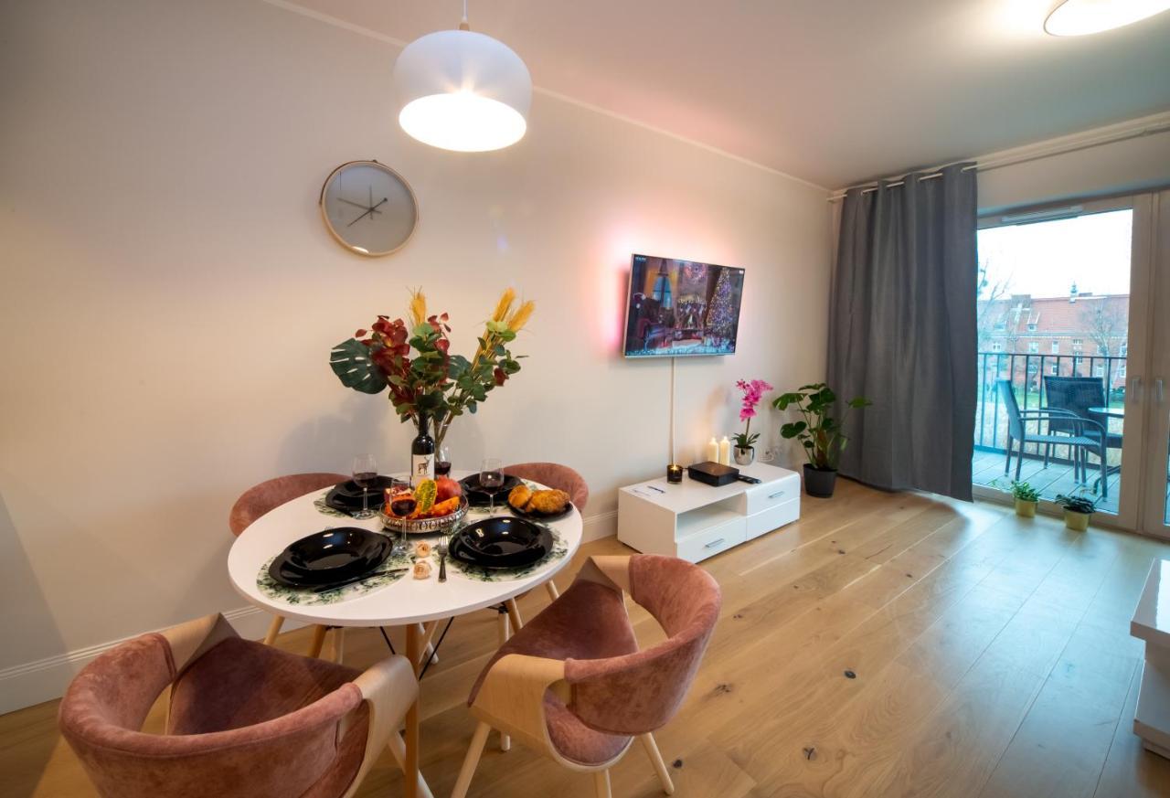 Maya'S Flats & Resorts - River View Gdańsk Eksteriør bilde